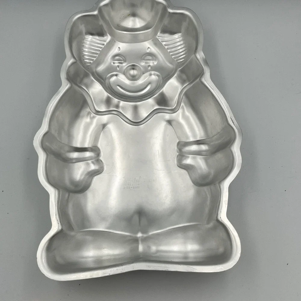 1986 Wilton Clown Cake Pan Aluminum Metal Baking Mold Vintage Kitchenware Korea